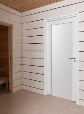 Дверь белая массивная SWEDOOR by Jeld-Wen Unique 500 фотография
