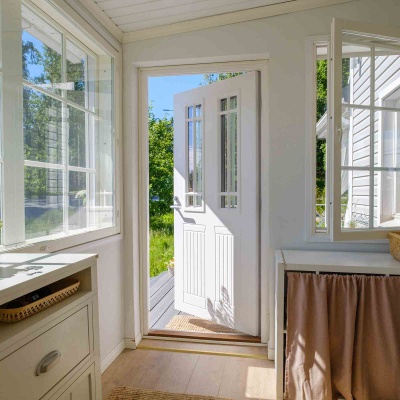 Теплая входная дверь SWEDOOR by Jeld-Wen Classic Scott Eco фотография