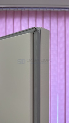 Один контур морозостойкого уплотнителя на дверном полотне